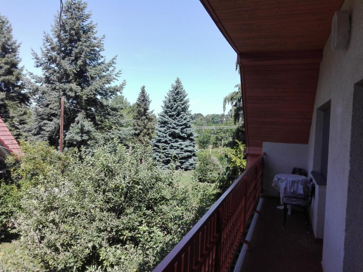 Hutter Vendeghaz Hotel Szantod Exterior photo